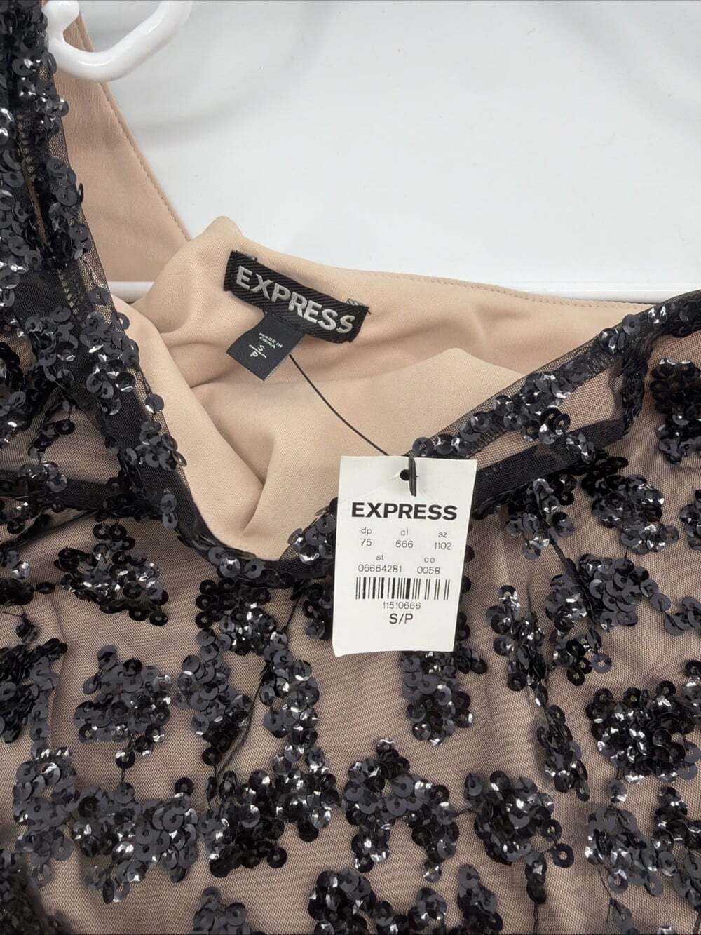 Express Women's Black Sequin One Shoulder Half Sleeve Top Sz S NWT - Picture 4 of 12